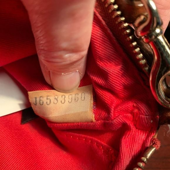 Dooney & Bourke LARGE Wristlet Medallion Collection Style # QE111-WY - Picture 4 of 6